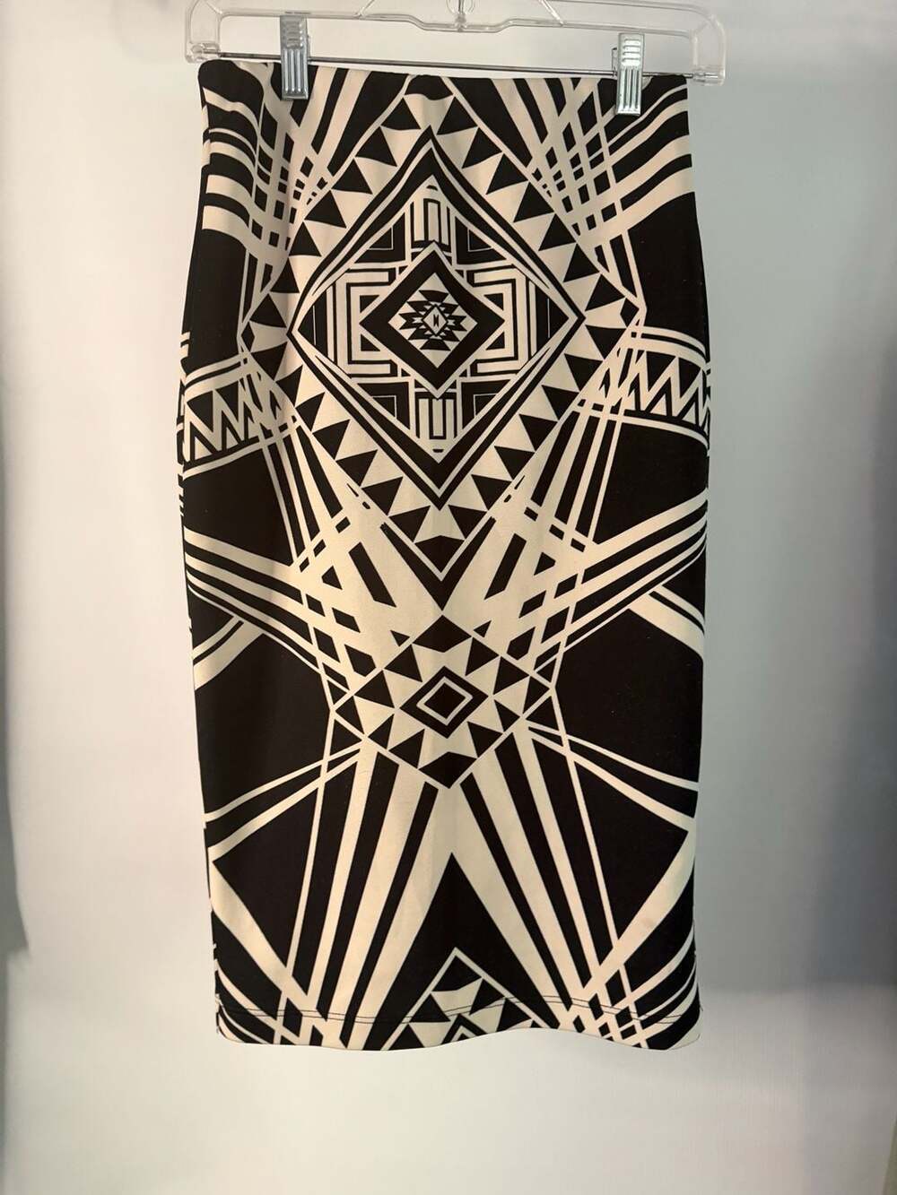 IZ Byer Black and White Geometric Print Pencil Skirt